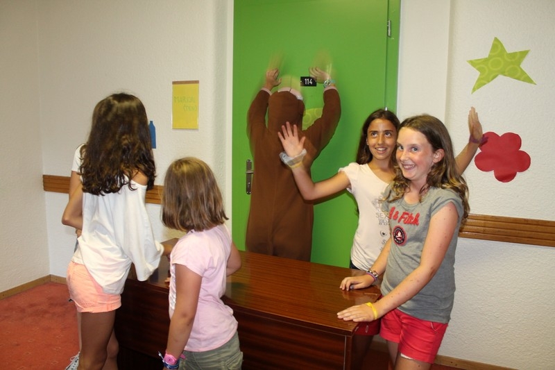 Village Camps International Summer Camp Leysin, Switzerland 2025-08-09 https://www.villagecamps.com/journals_admin/images/699-34-petting zoo (12).jpg